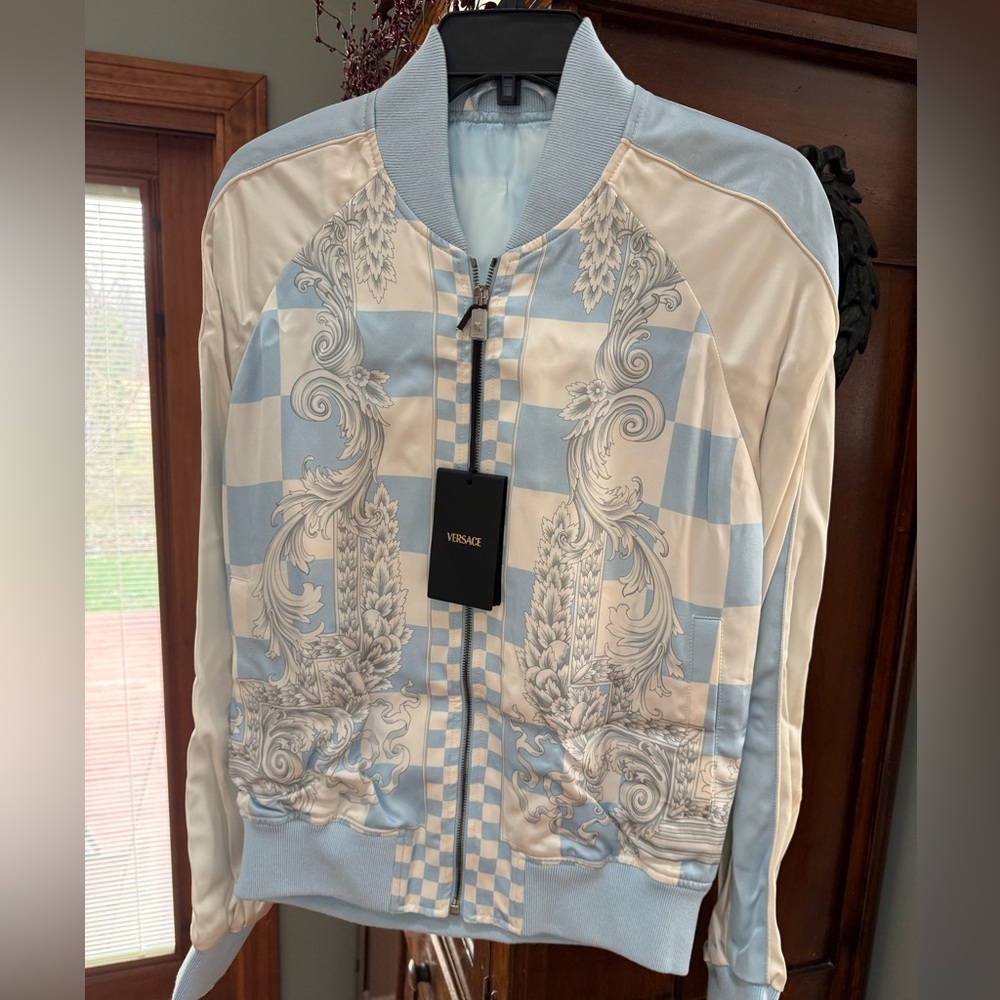 NWT VERSACE Medusa Contrasto Bomber Jacket Lt Blue Barocco Print Chest 44 $2550